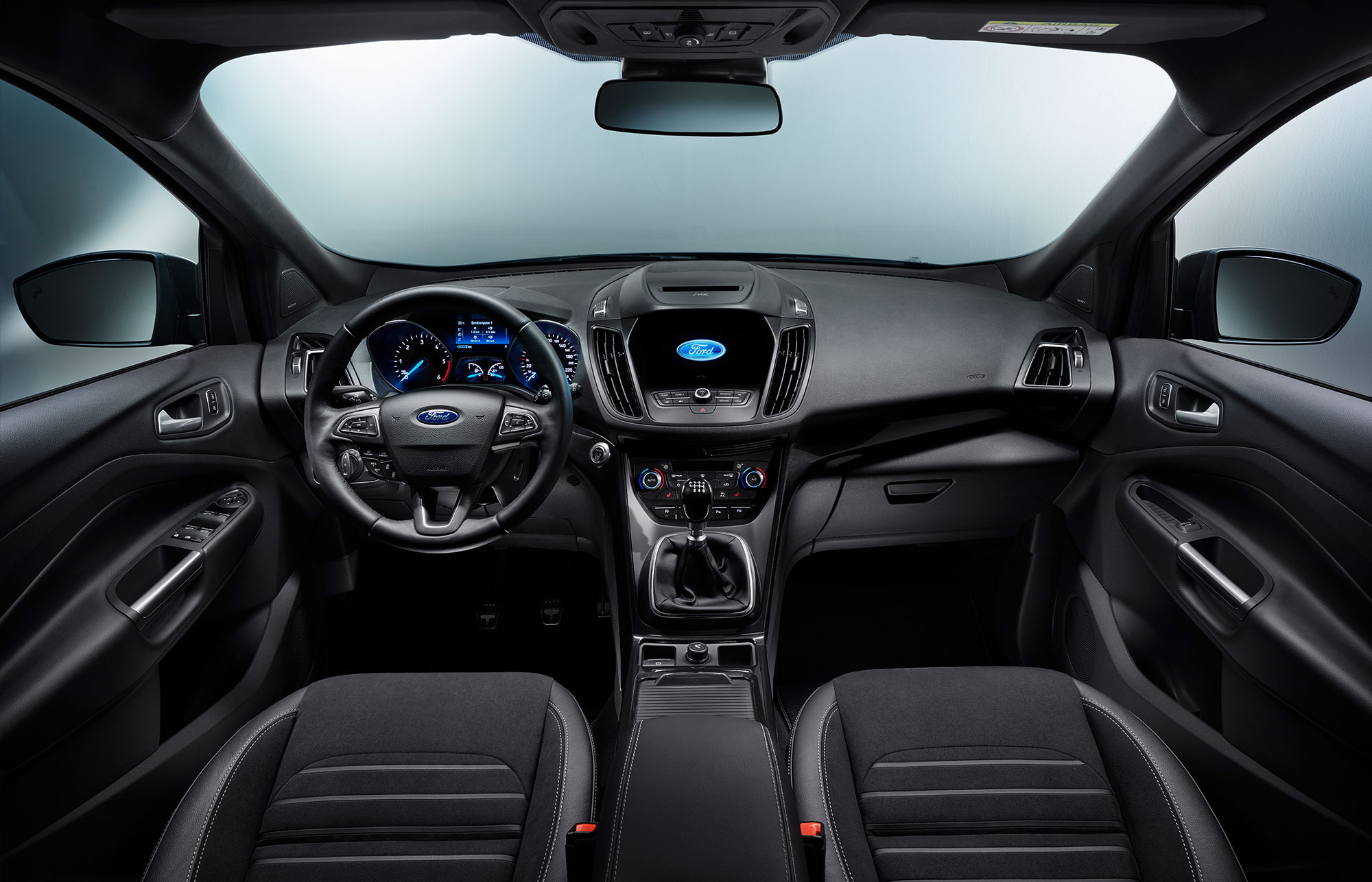 Entdecken Sie den Ford Kuga bei den Kuga Days der Gargage du Jura SA